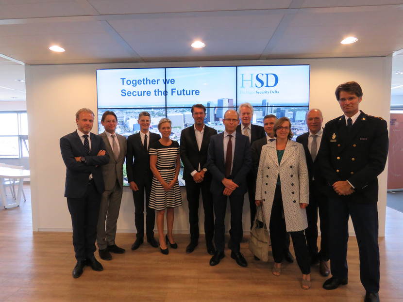 Foto bezoek top strafrechtketen aan The Hague Security Delta